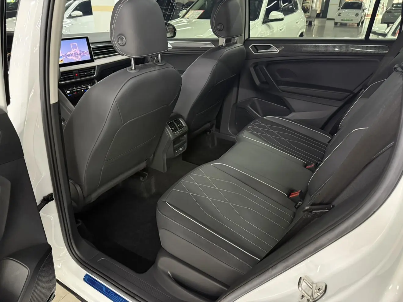 Volkswagen Tiguan L 2025 330TSI 2WD R-Line Shine