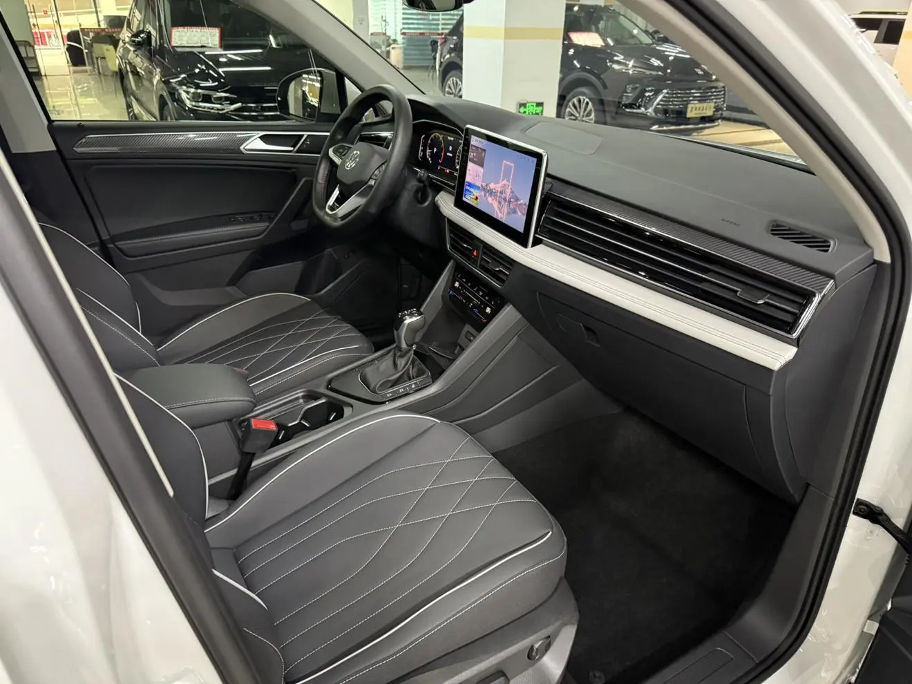 Volkswagen Tiguan L 2025 330TSI 2WD R-Line Shine