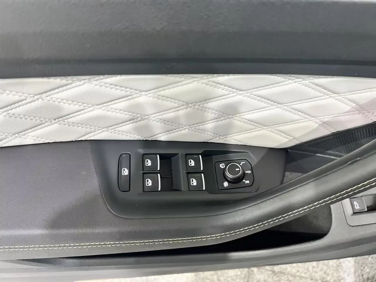 Volkswagen Magotan 2023 200 Units Commemorative 330TSI DSG Luxury