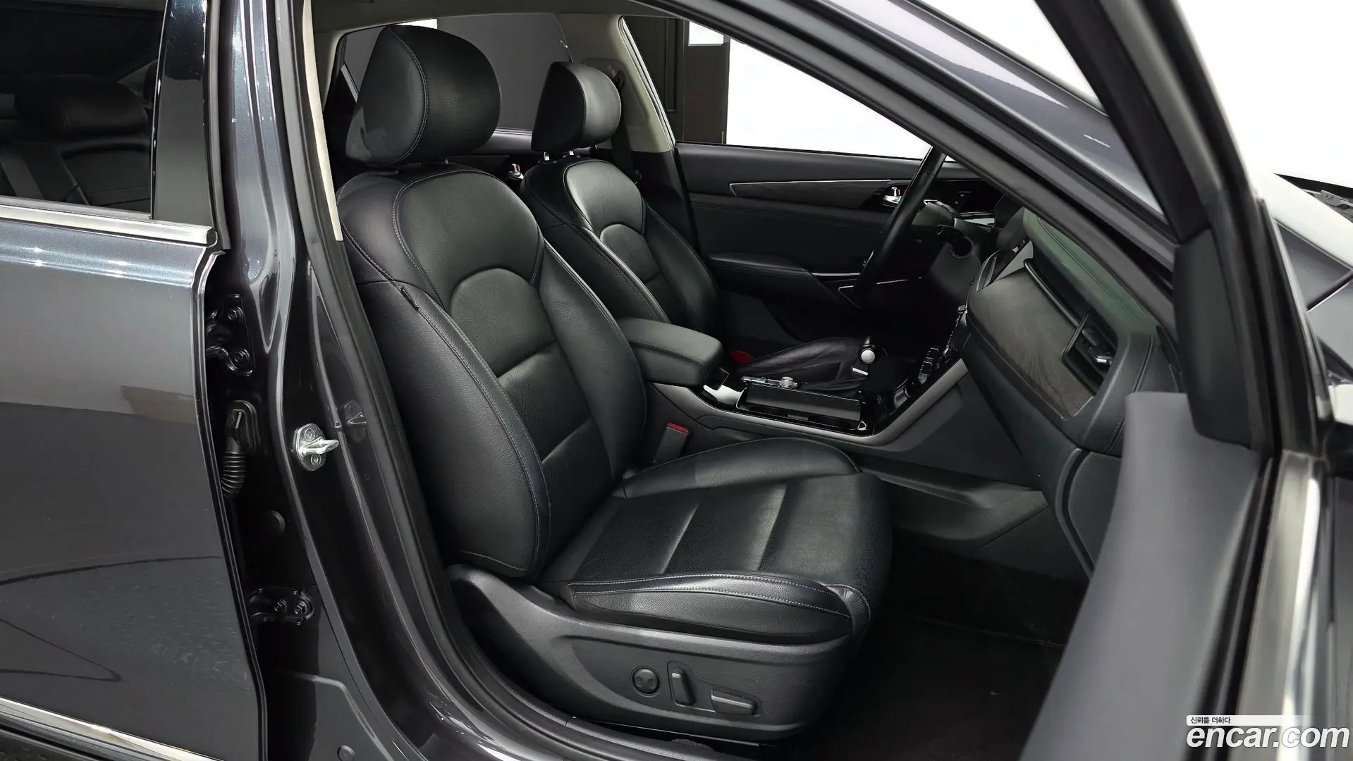 Kia K7 3.0 LPI Trendy(Rented Car) 2019