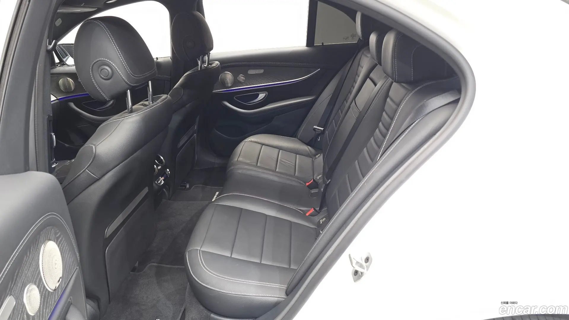 Mercedes-Benz E-Class E350 4MATIC AMG Line