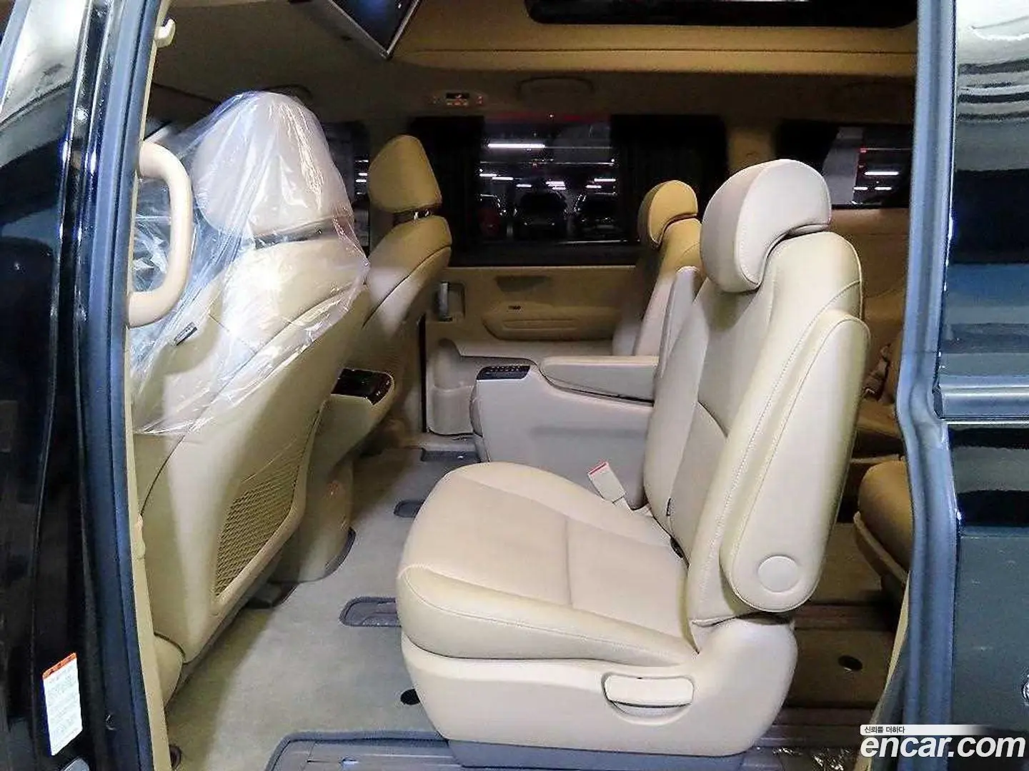 Kia Canival 9-Seater Hi-Limousine 2018