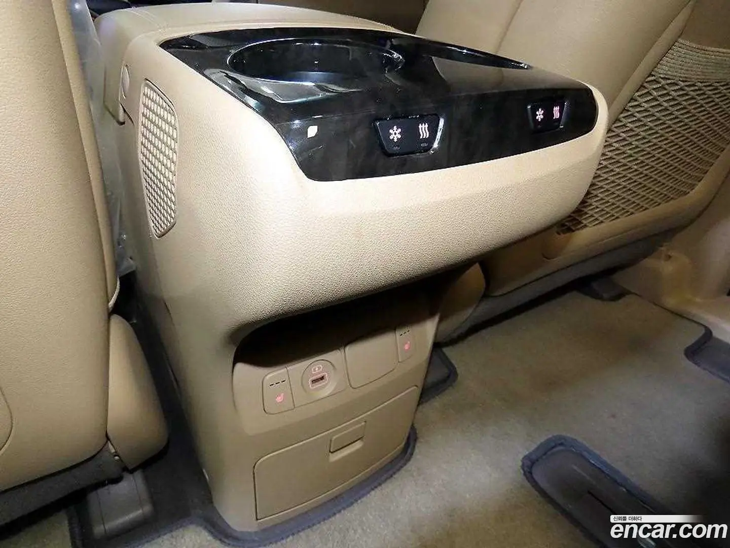 Kia Canival 9-Seater Hi-Limousine 2018