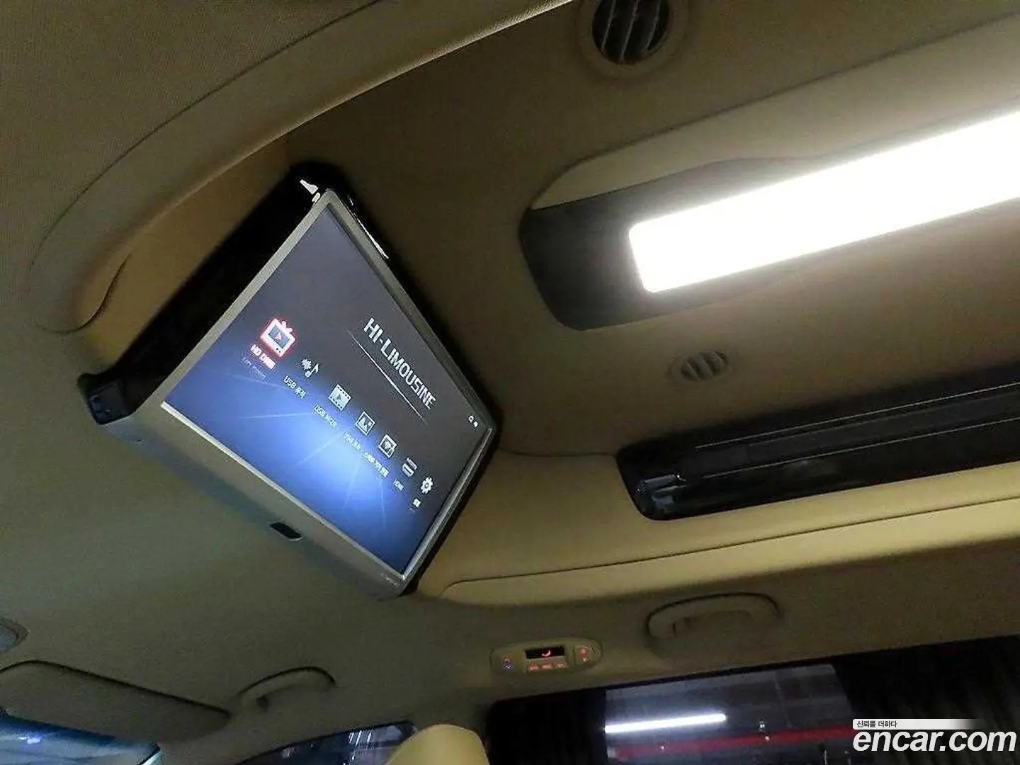 Kia Canival 9-Seater Hi-Limousine 2018