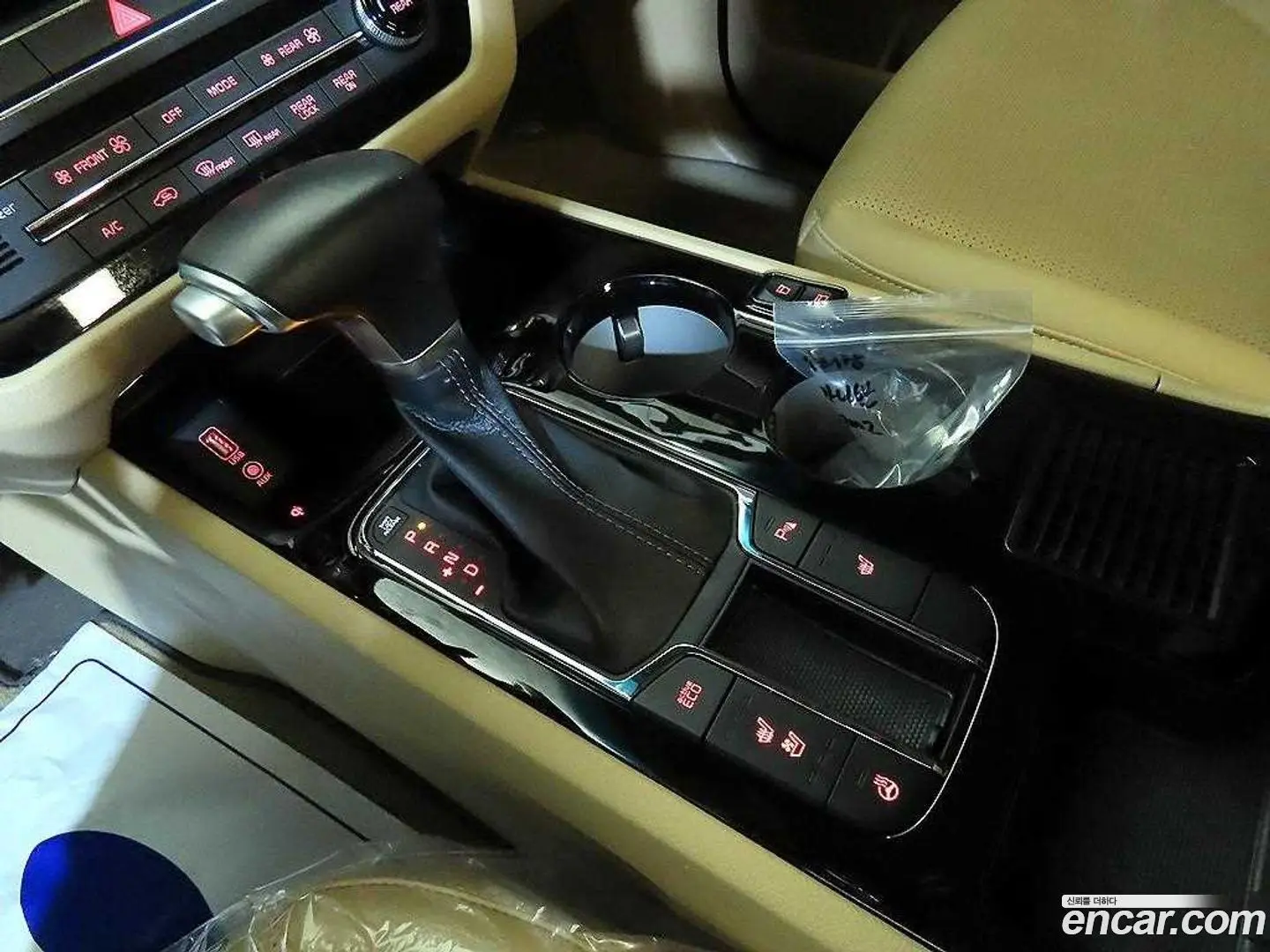 Kia Canival 9-Seater Hi-Limousine 2018