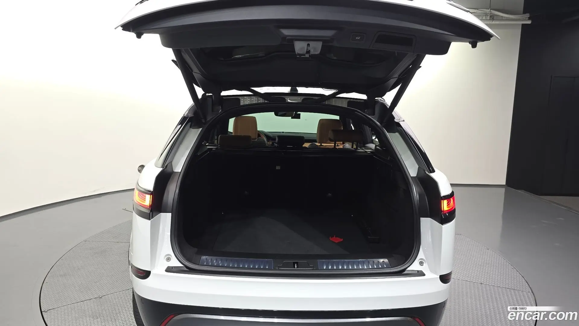 Land Rover Range Rover Velar 3.0 D300 R-Dynamic HSE