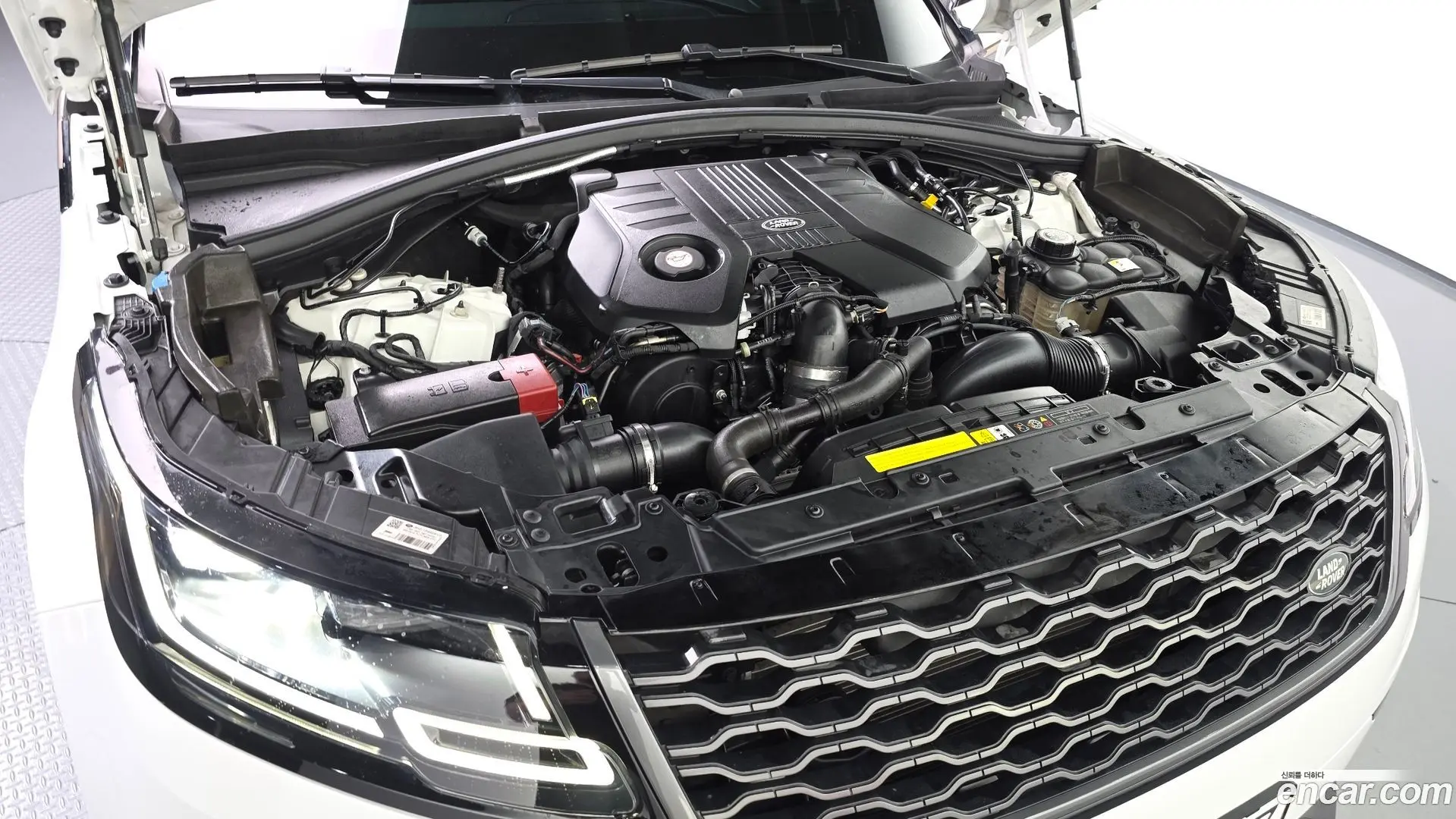 Land Rover Range Rover Velar 3.0 D300 R-Dynamic HSE