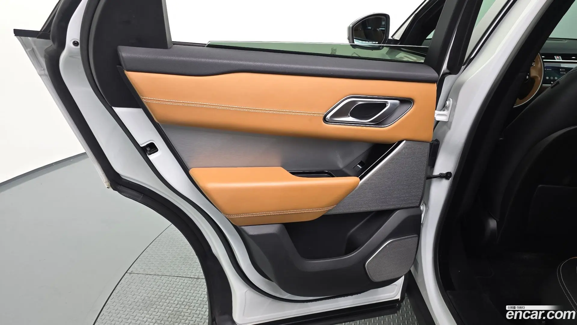 Land Rover Range Rover Velar 3.0 D300 R-Dynamic HSE