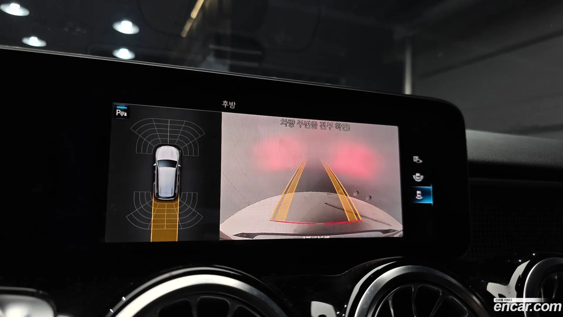 Mercedes-Benz GLB-Class GLB220 2019