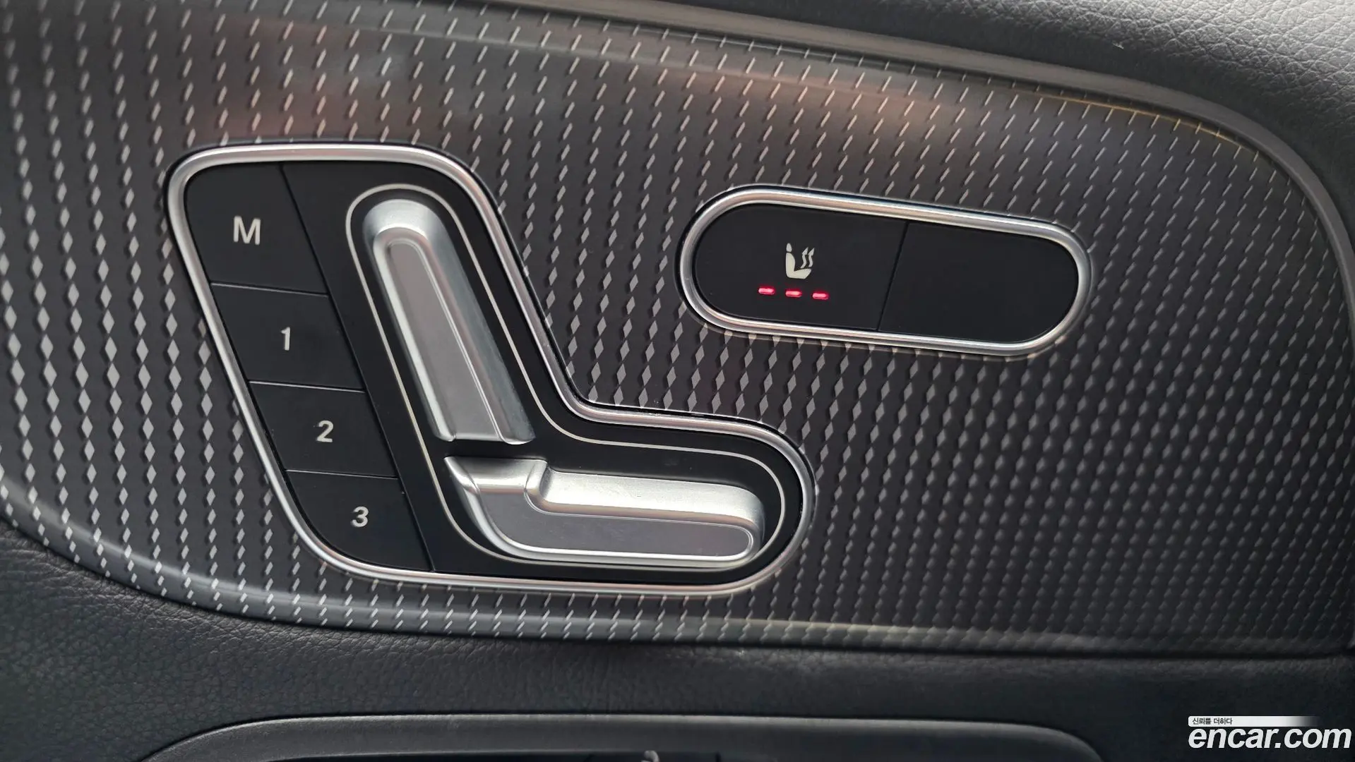 Mercedes-Benz GLB-Class GLB220 2019