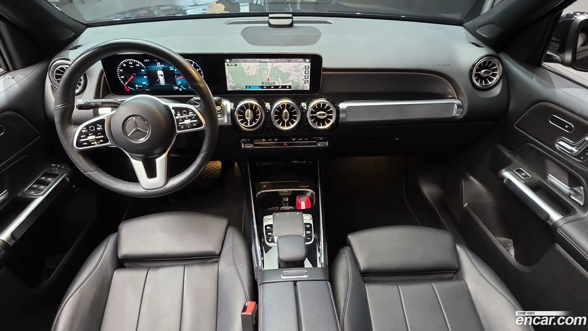 Mercedes-Benz GLB-Class GLB220 2019