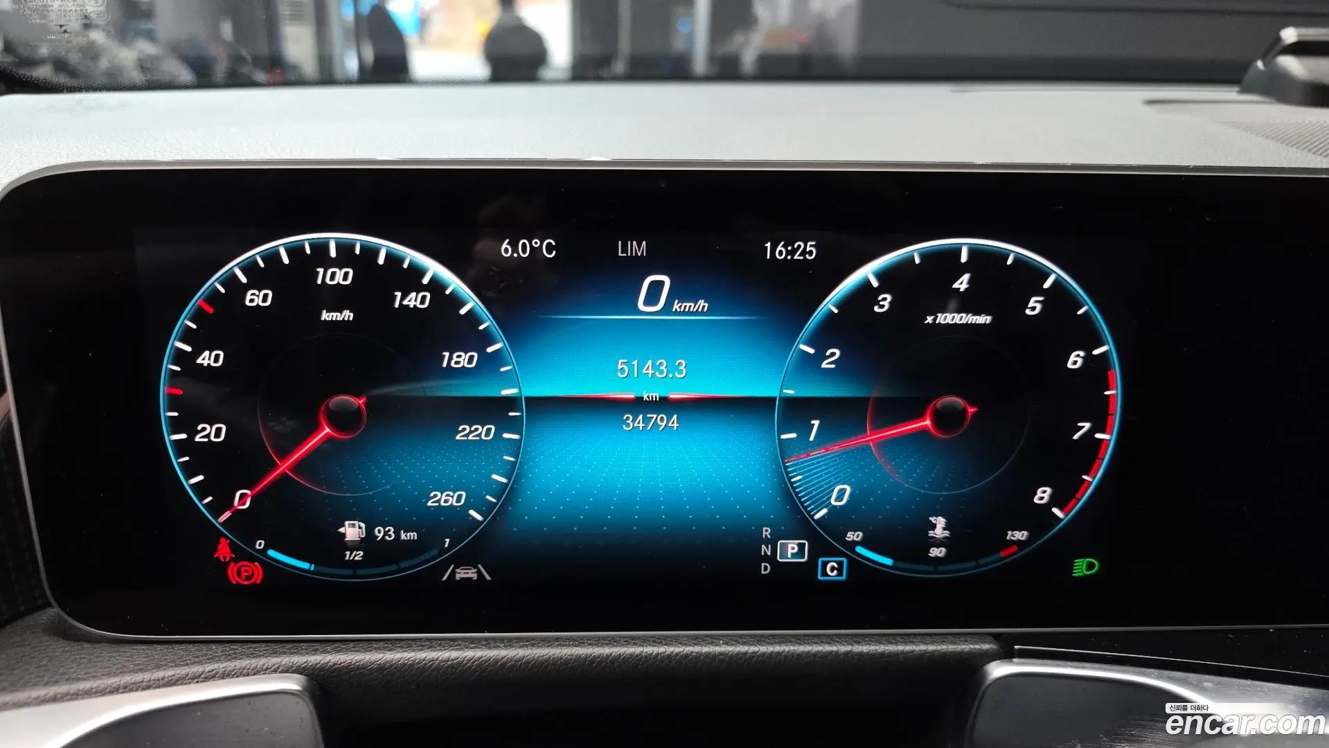 Mercedes-Benz GLB-Class GLB220 2019