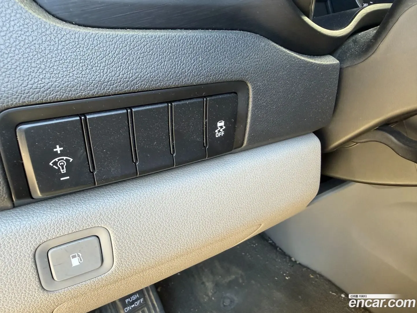 Kia Canival 9-Seater Luxury 2018