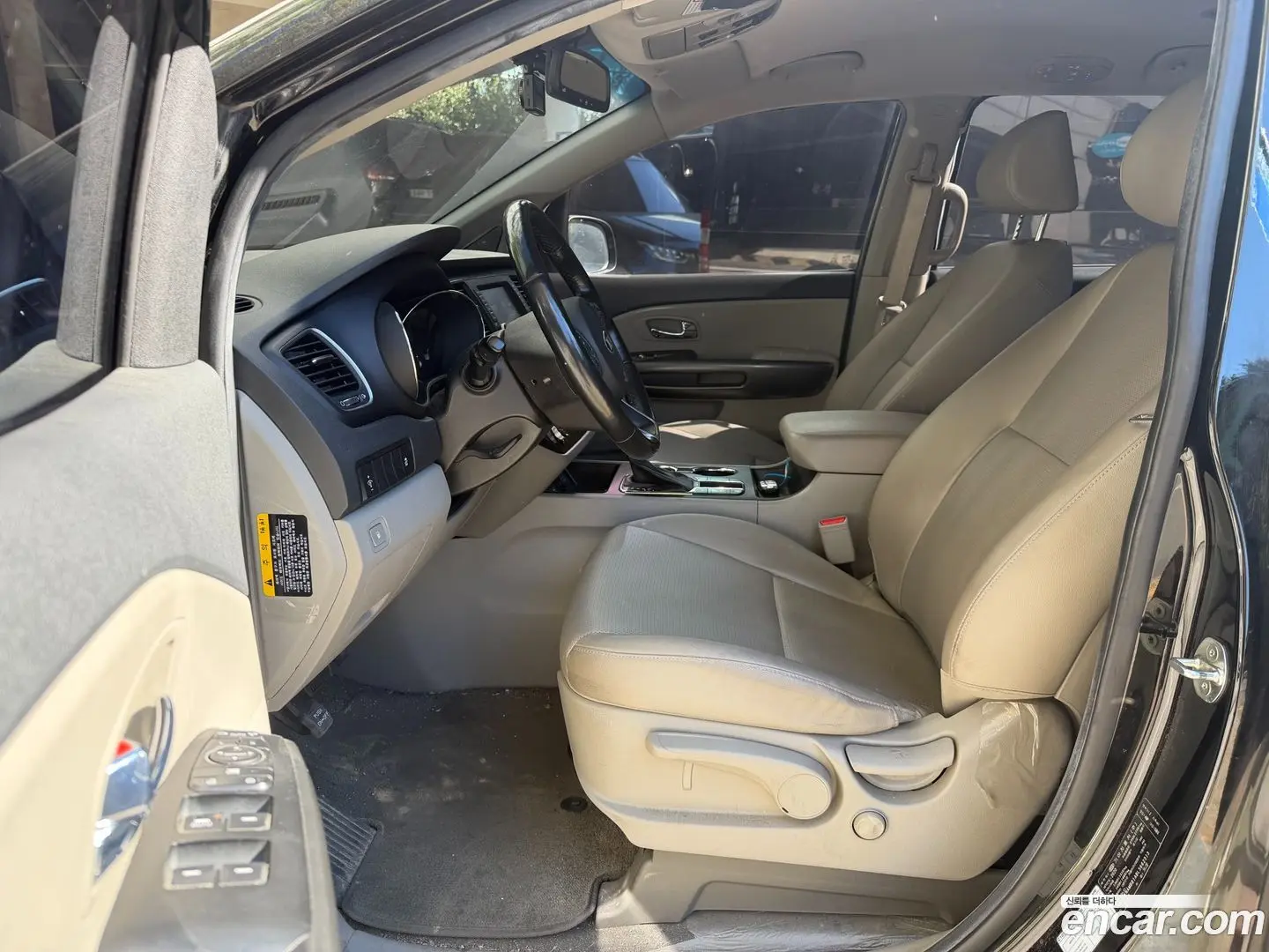 Kia Canival 9-Seater Luxury 2018