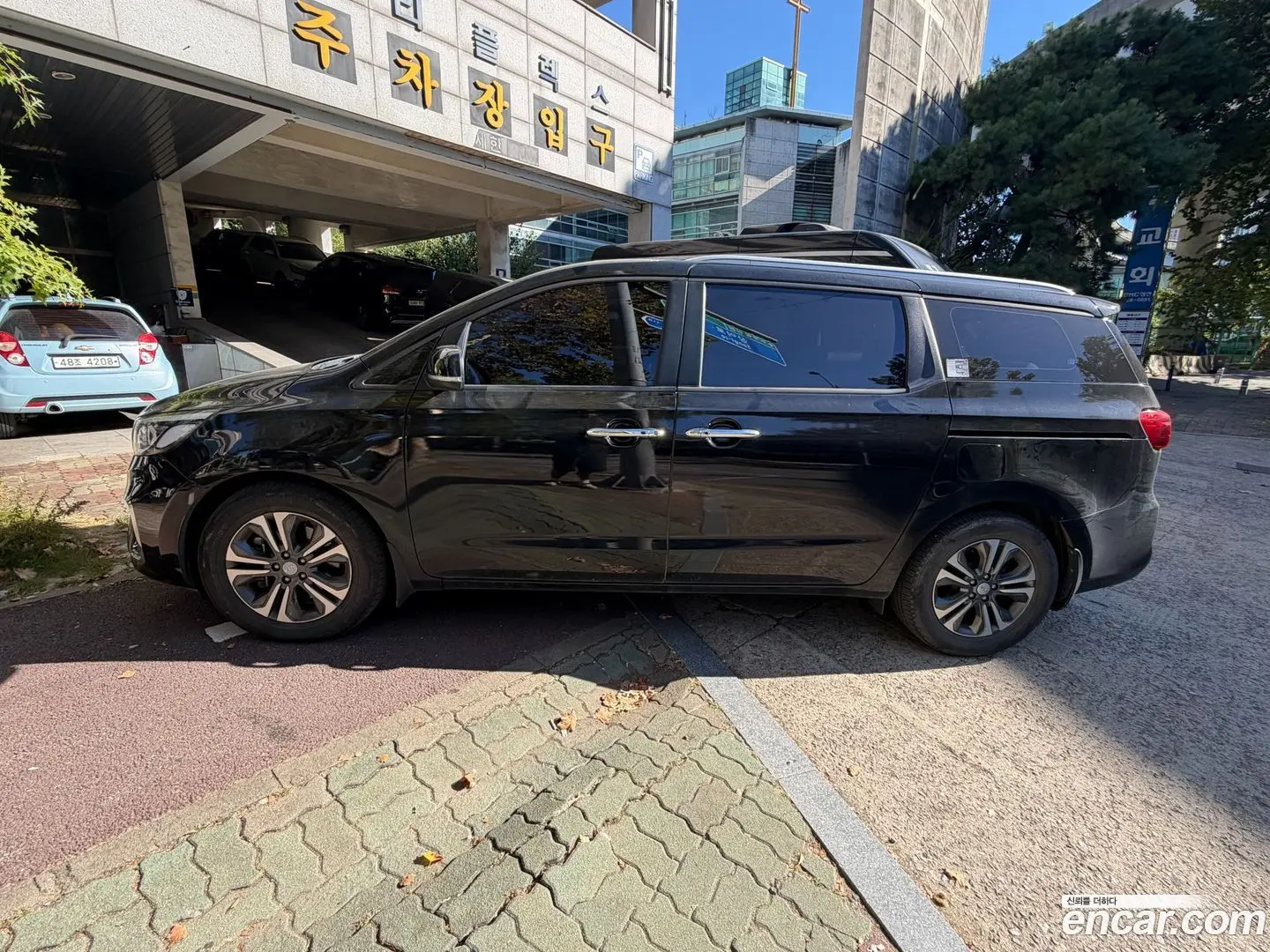 Kia Canival 9-Seater Luxury 2018