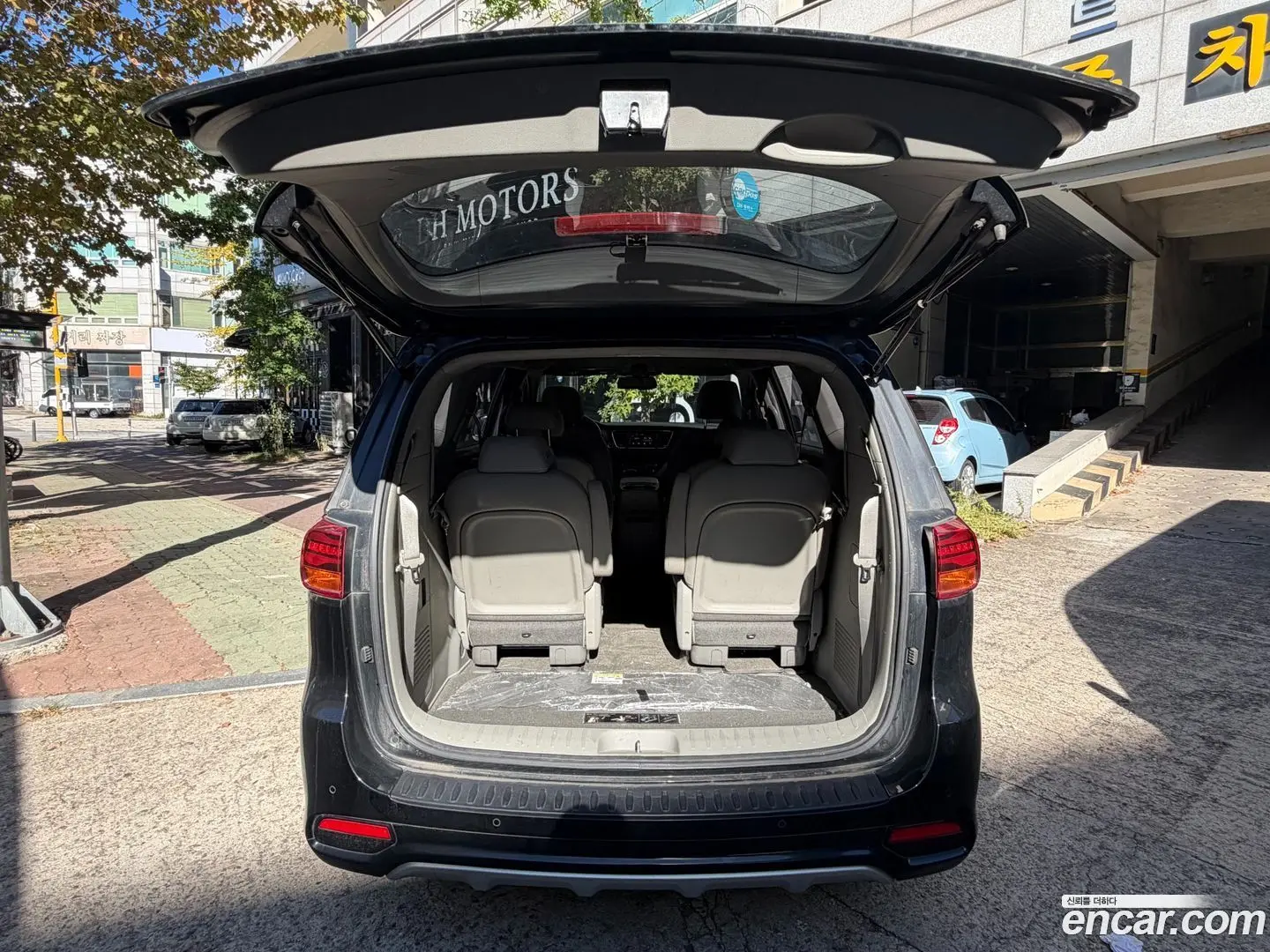 Kia Canival 9-Seater Luxury 2018