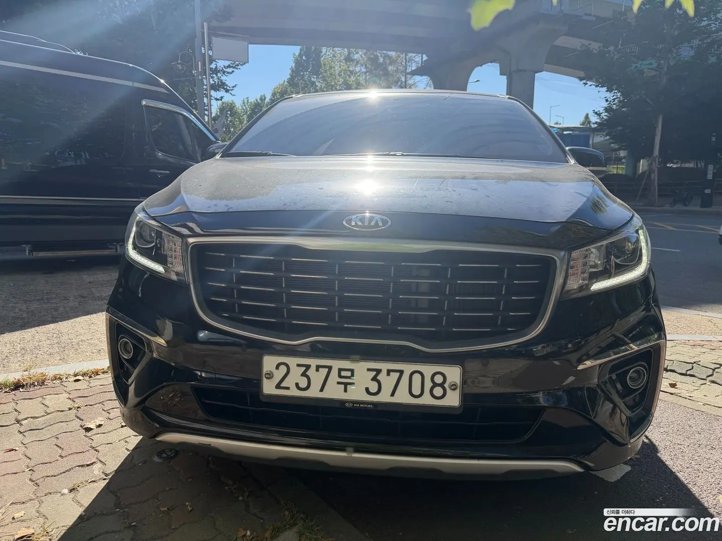 Kia Canival 9-Seater Luxury 2018