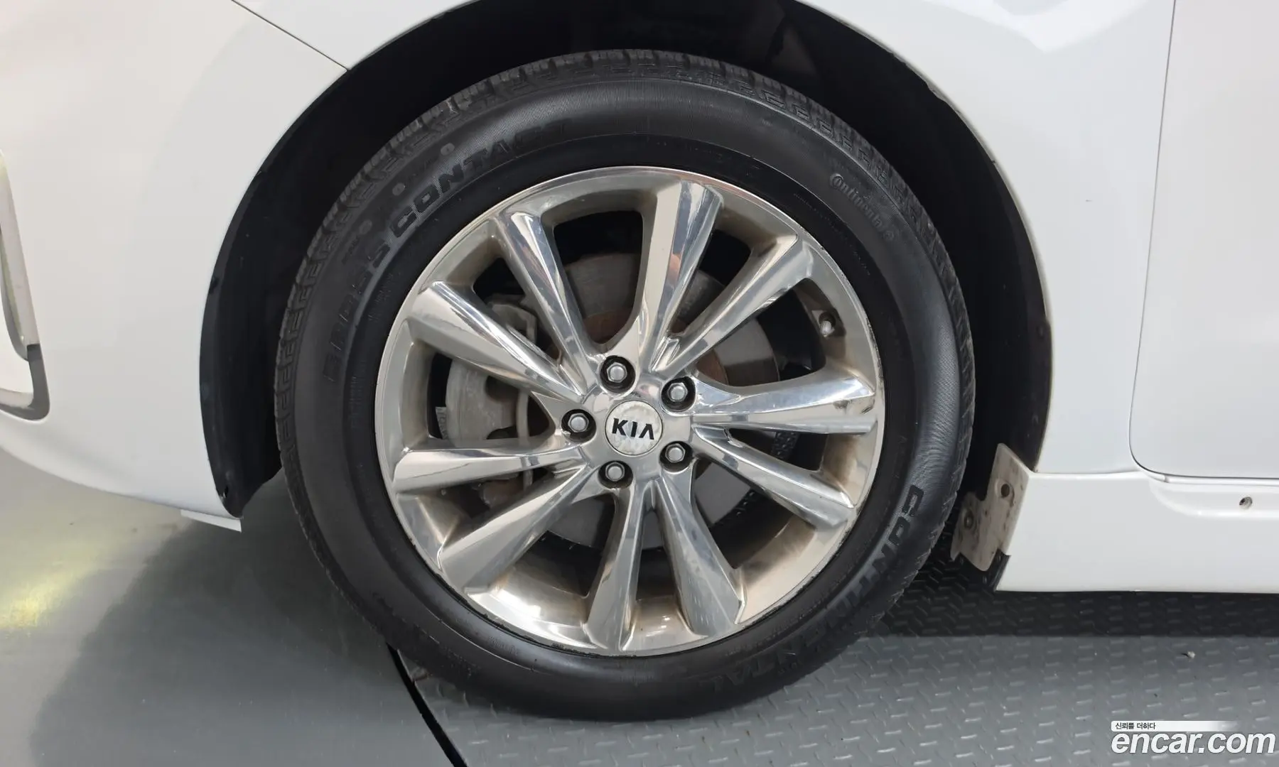 Kia Canival Gasoline 9-Seater Hi-Limousine