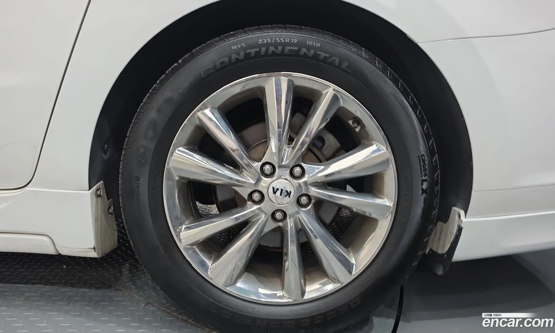 Kia Canival Gasoline 9-Seater Hi-Limousine