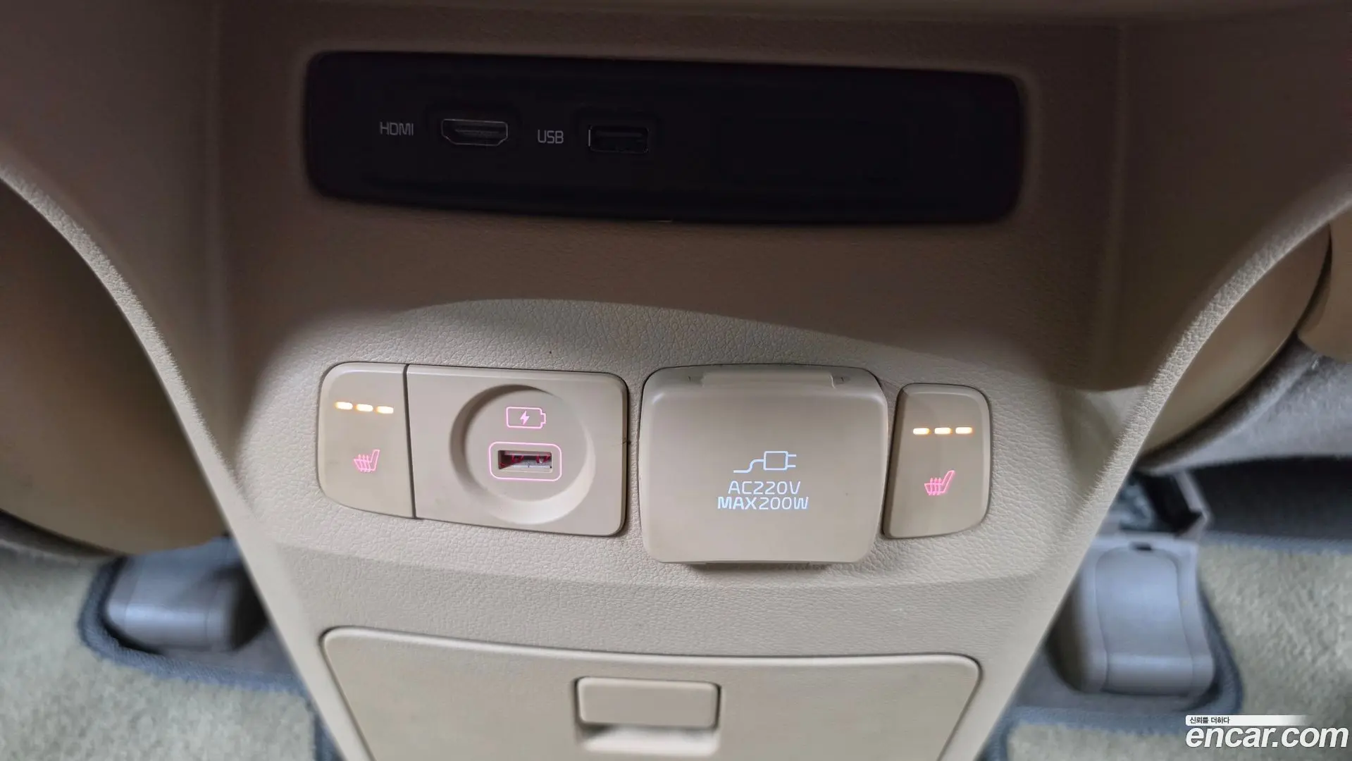 Kia Canival Gasoline 9-Seater Hi-Limousine
