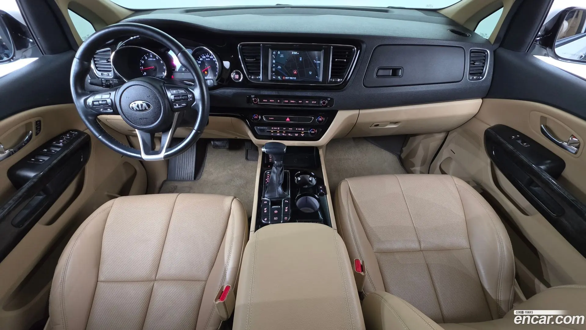 Kia Canival Gasoline 9-Seater Hi-Limousine