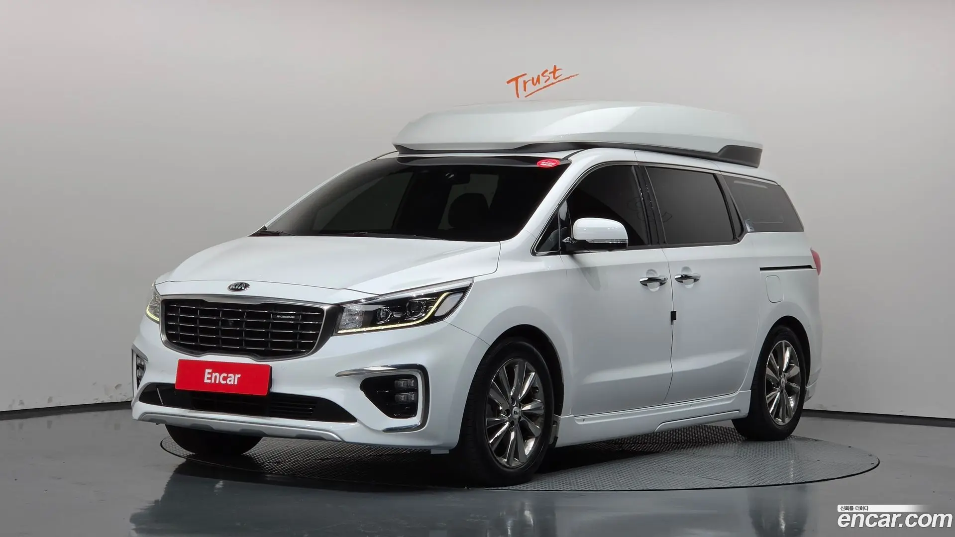 Kia Canival Gasoline 9-Seater Hi-Limousine