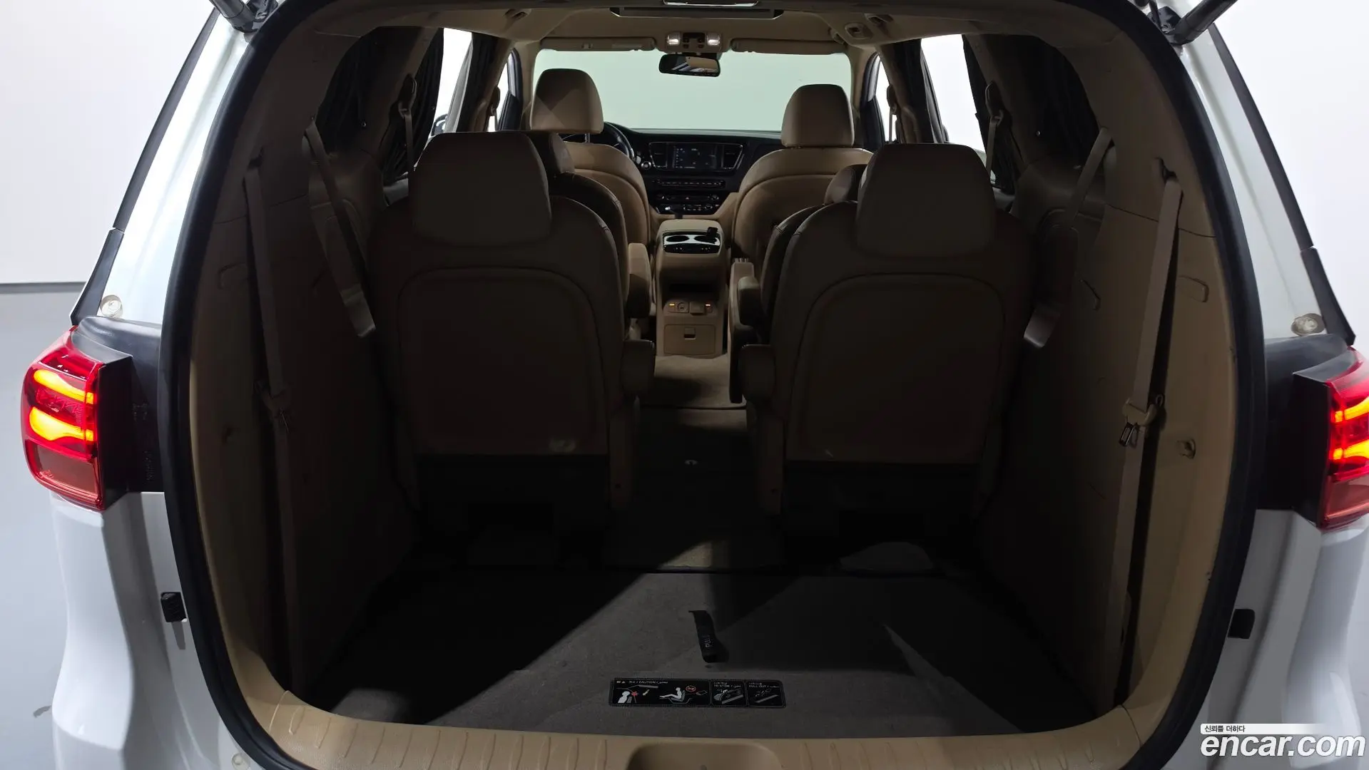 Kia Canival Gasoline 9-Seater Hi-Limousine