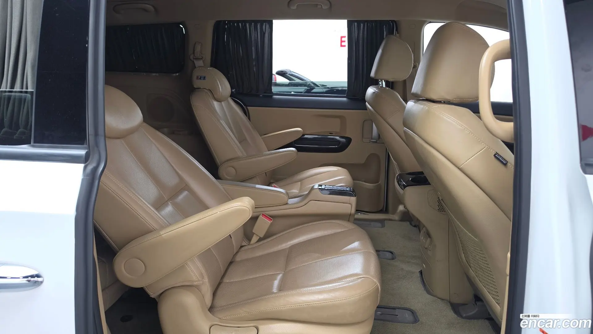Kia Canival Gasoline 9-Seater Hi-Limousine