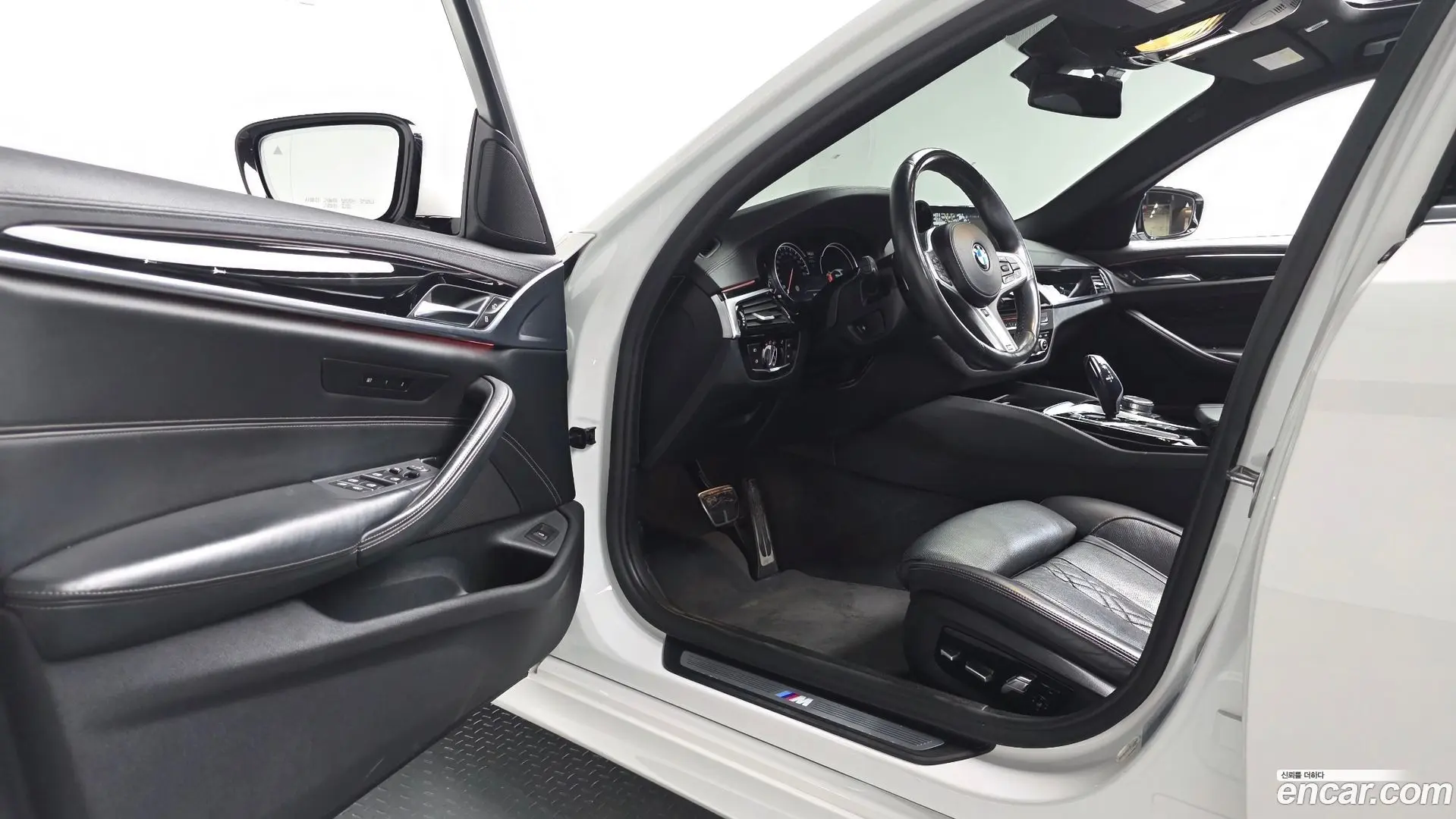 BMW 5-Series 520d xDrive M Sport Package Plus 2017