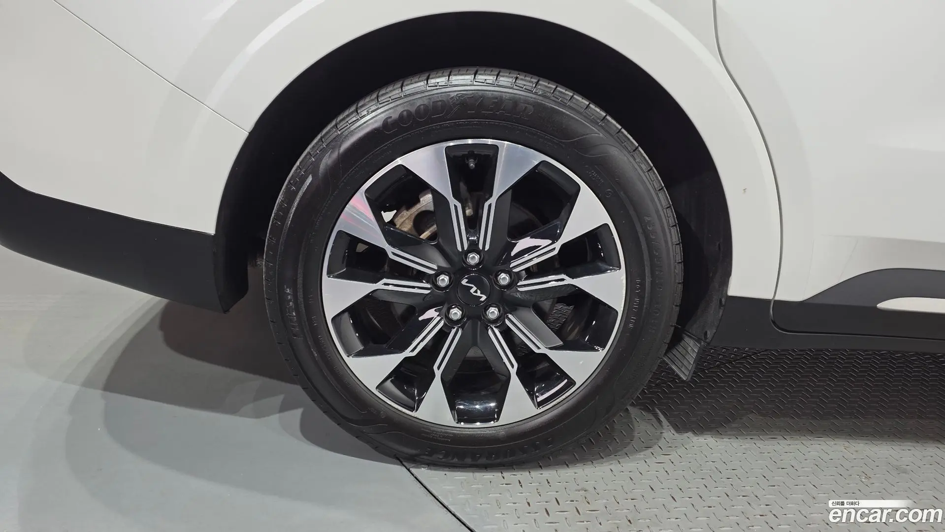 Kia Canival Diesel 9-Seater Noblesse