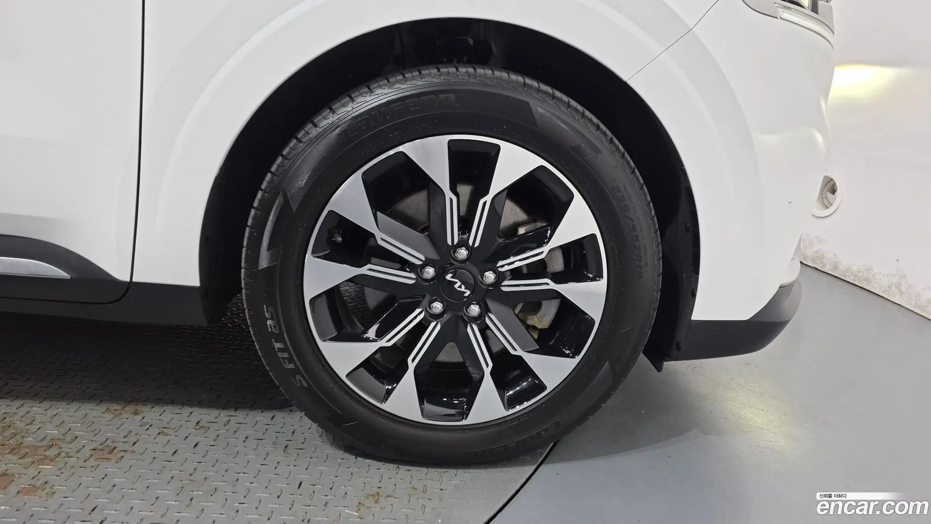 Kia Canival Diesel 9-Seater Noblesse