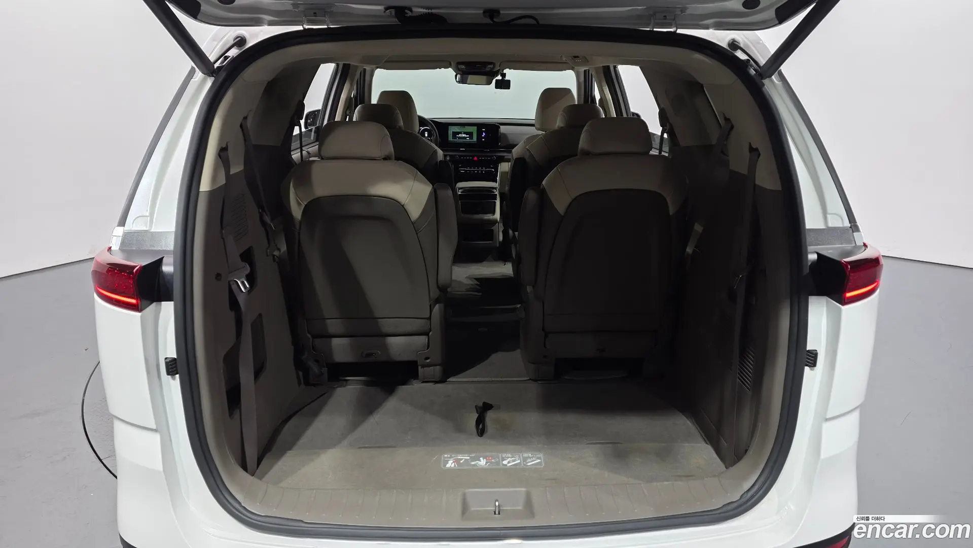 Kia Canival Diesel 9-Seater Noblesse