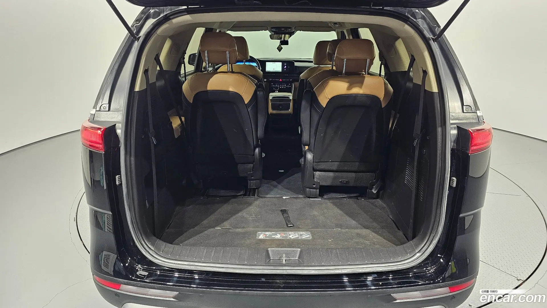 Kia Canival Diesel 9-Seater Prestige