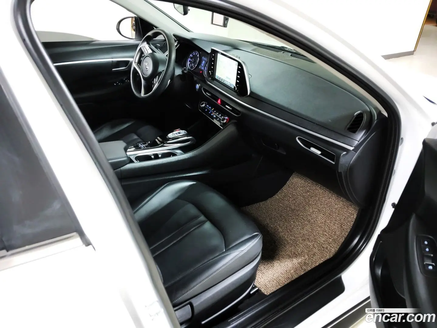 Hyundai Sonata 2.0 LPG(rental car)