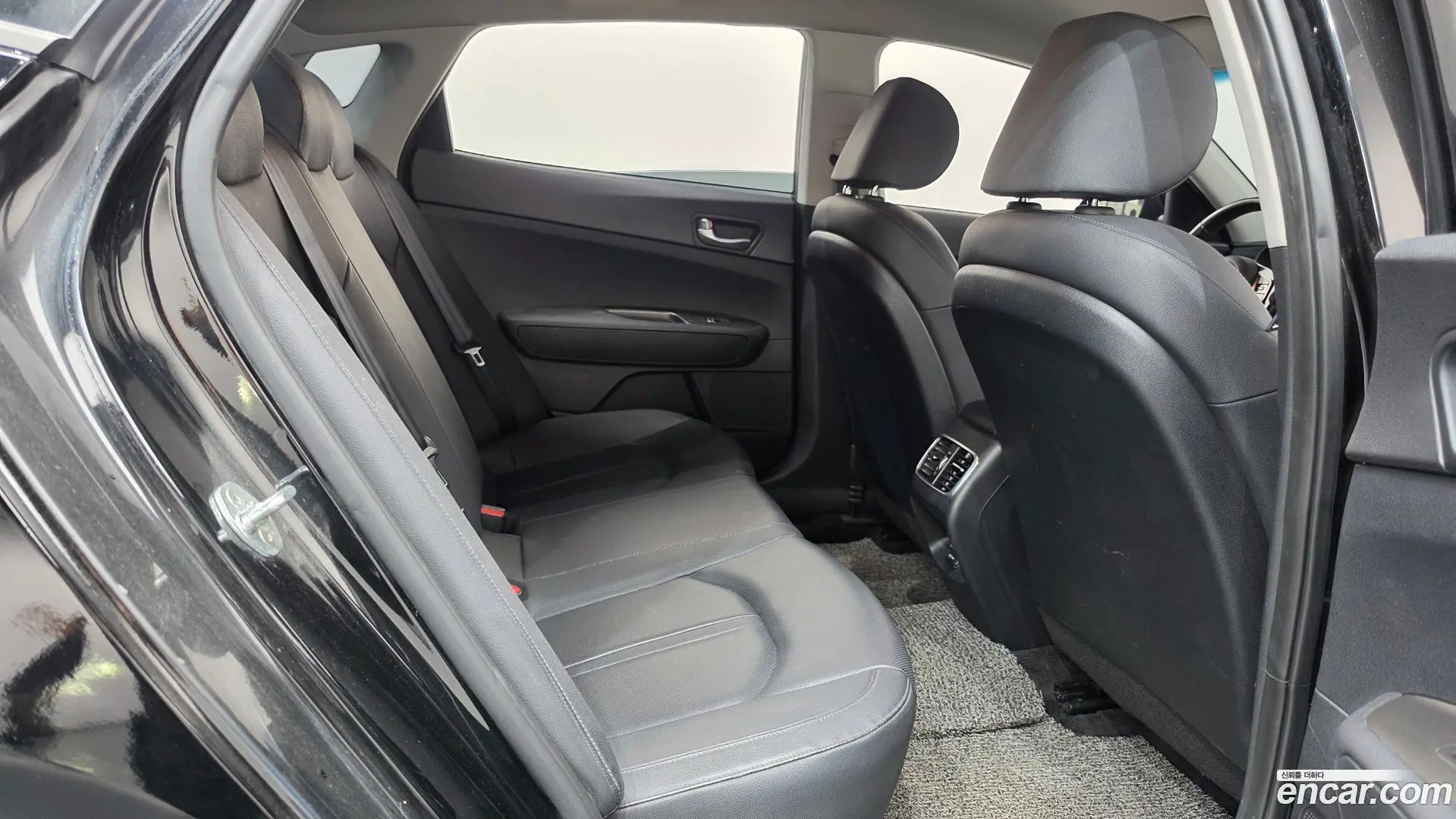 Kia K5 2.0 LPI Rental Car