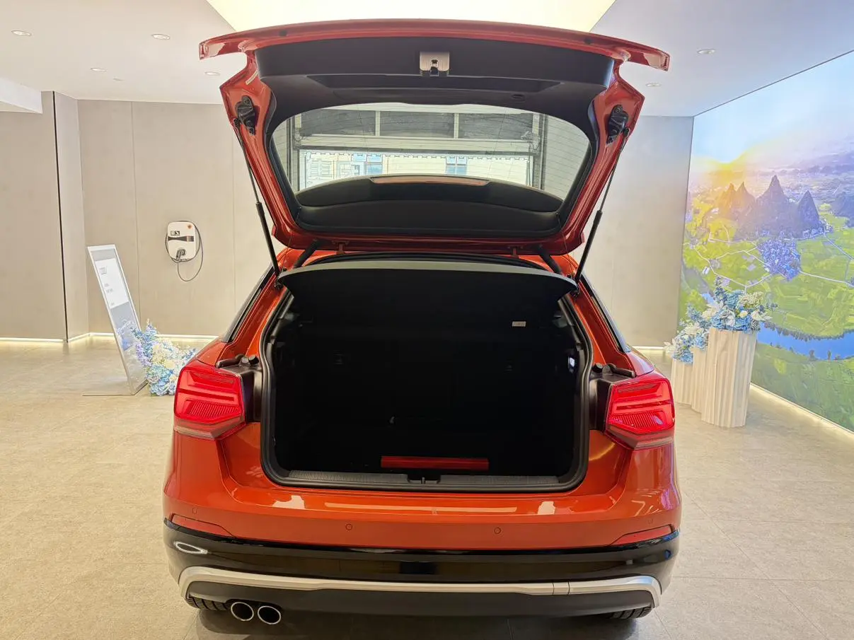 Audi Q2L 2018 35TFSI Dynamic Fashion China VI
