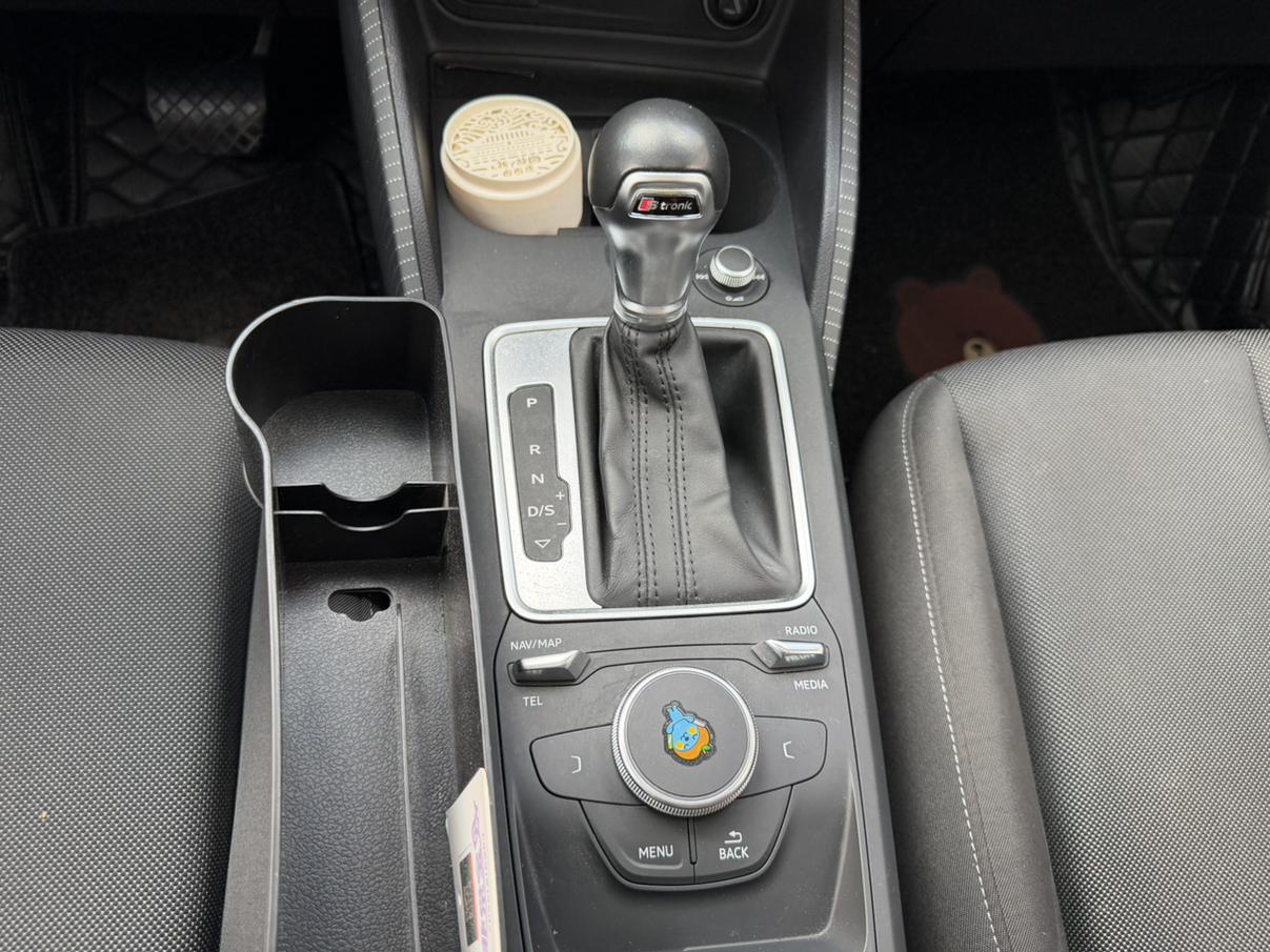 Audi Q2L 2018 35TFSI China VI