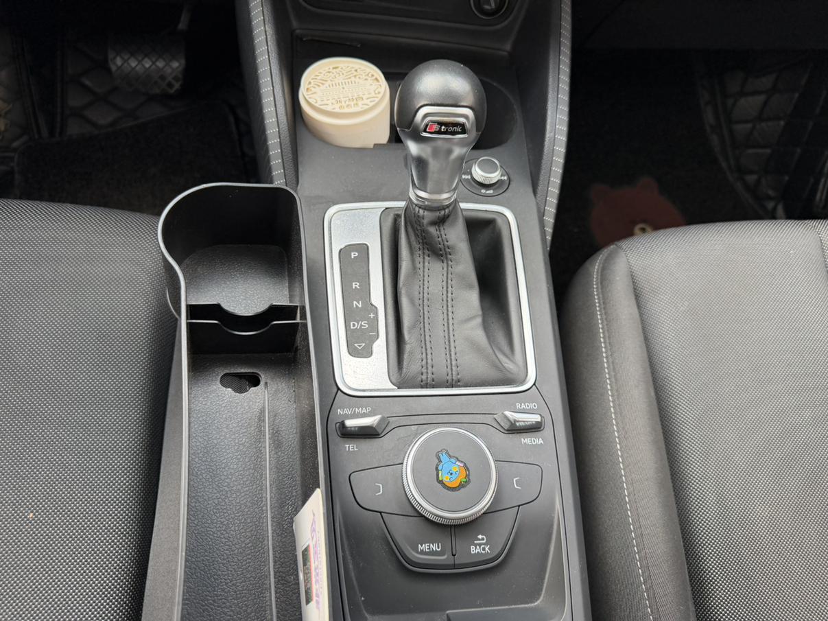 Audi Q2L 2018 35TFSI China VI