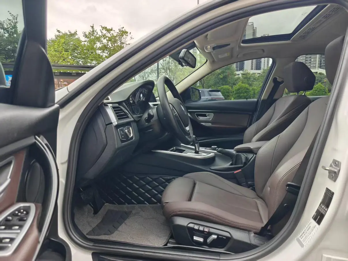 BMW 3 Series 2018 318i