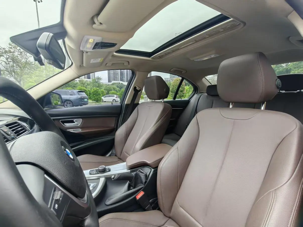 BMW 3 Series 2018 318i