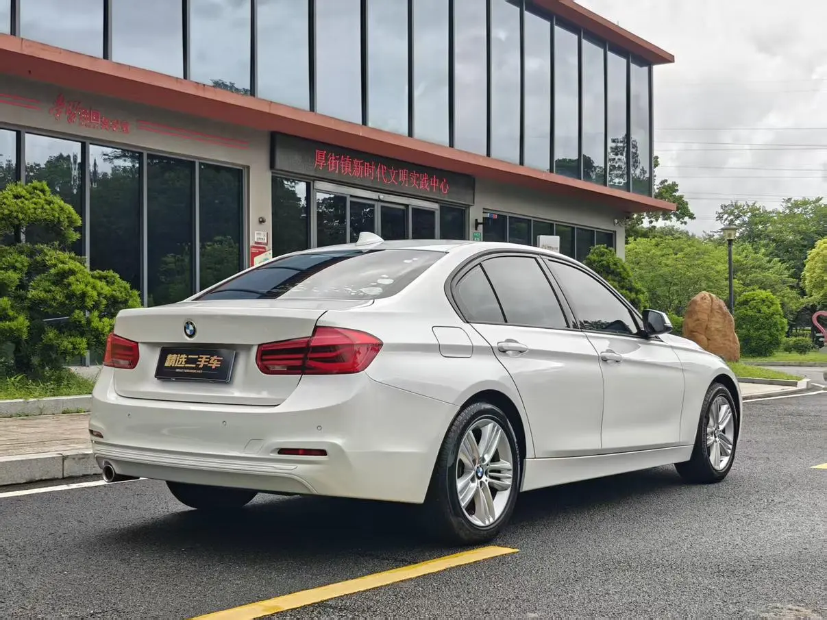 BMW 3 Series 2018 318i