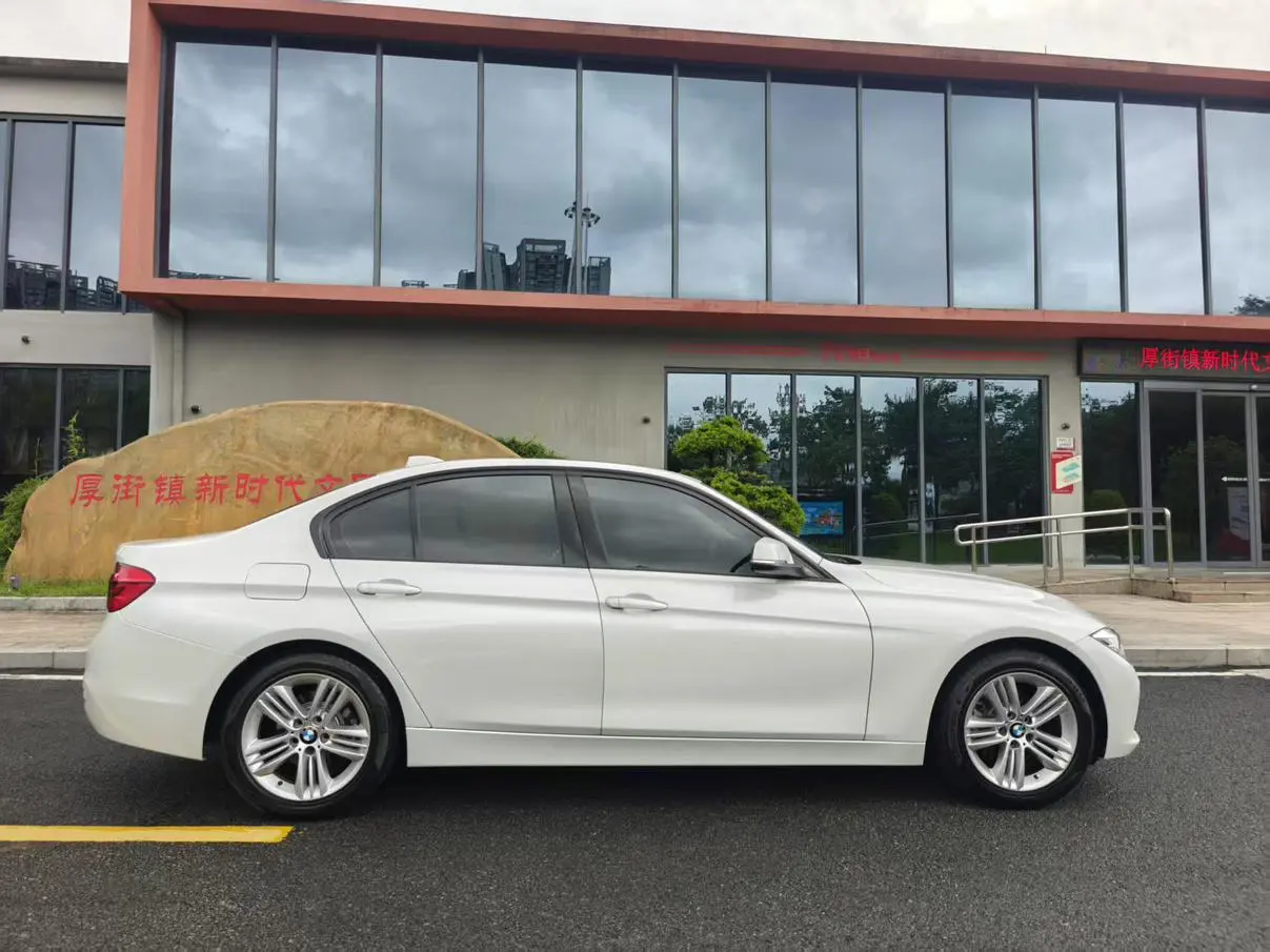 BMW 3 Series 2018 318i