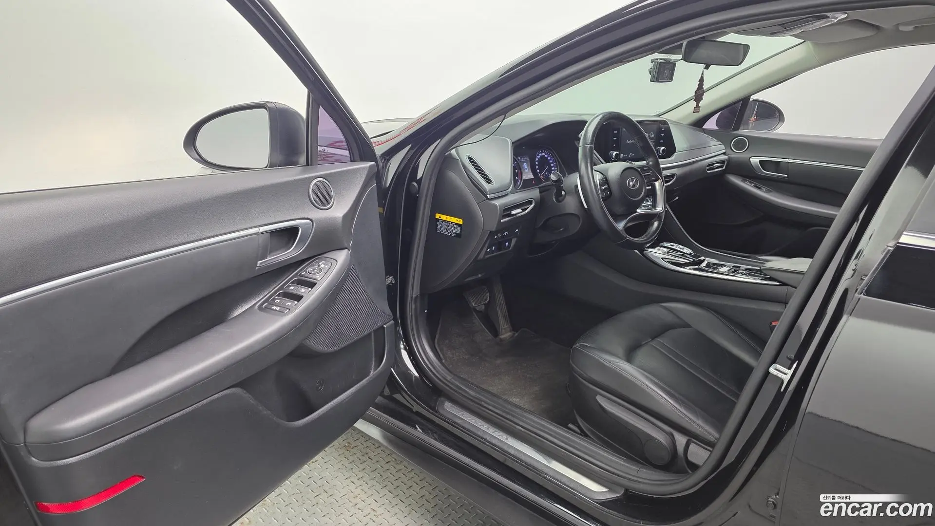Hyundai Sonata 2.0 LPG(rental car)