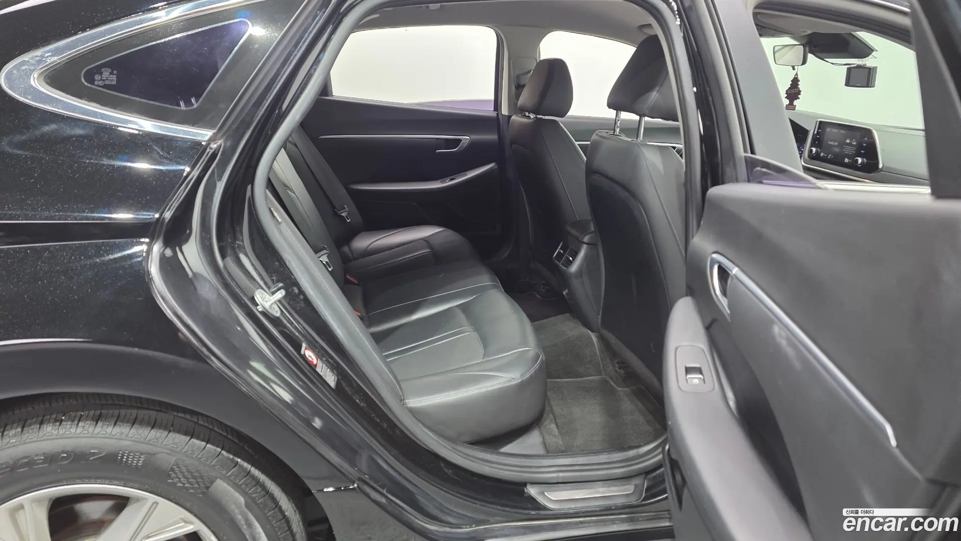 Hyundai Sonata 2.0 LPG(rental car)