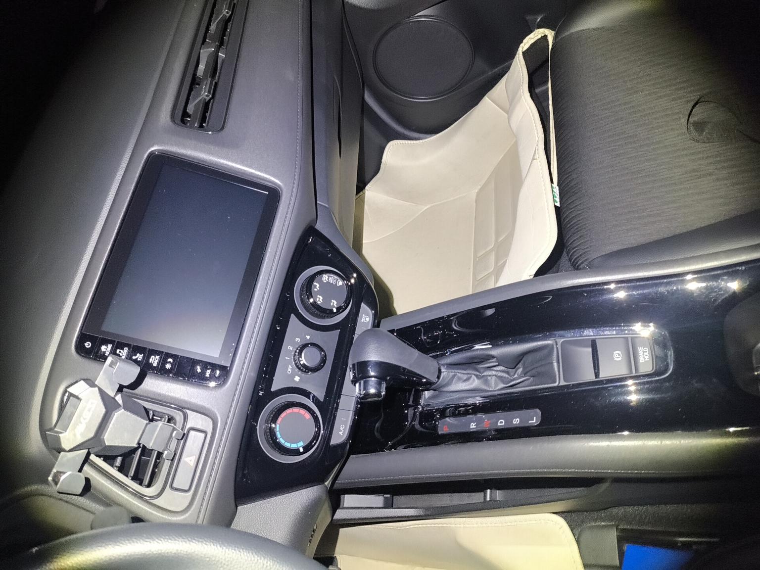 Honda Vezel 2019 1.5L CVT Pioneer China VI