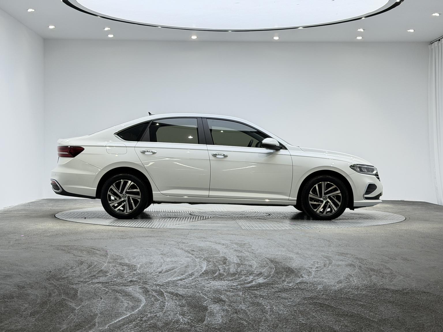 Volkswagen Lavida 2023 300TSI DSG