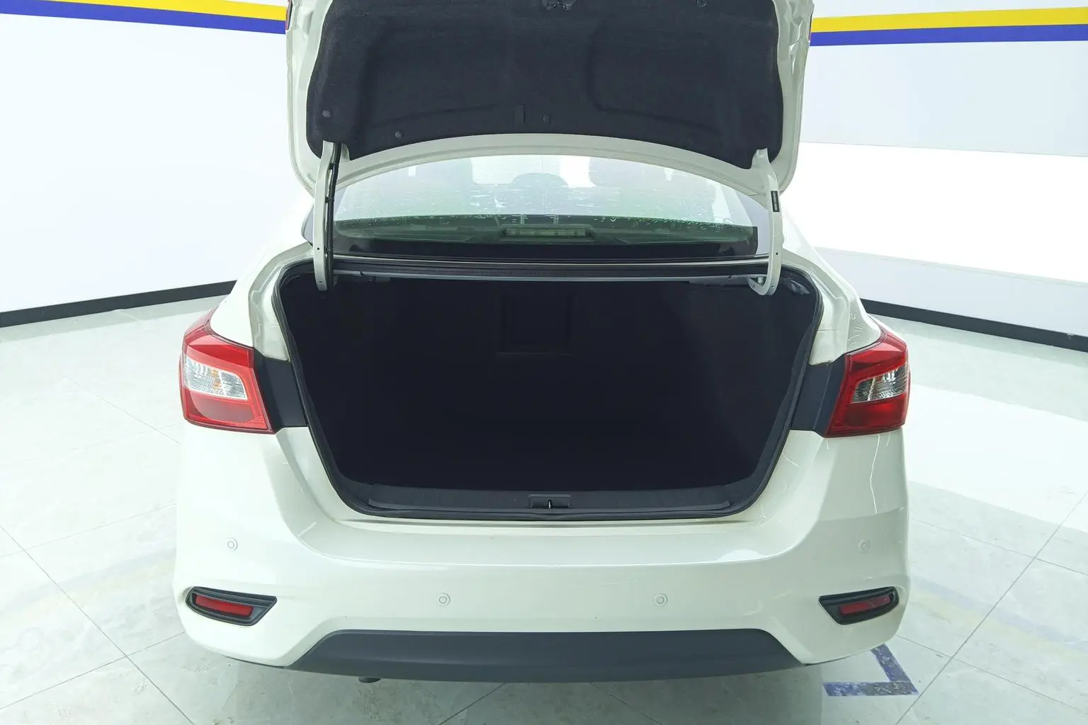 Nissan Sylphy 2021 Classic 1.6 XL CVT Luxury
