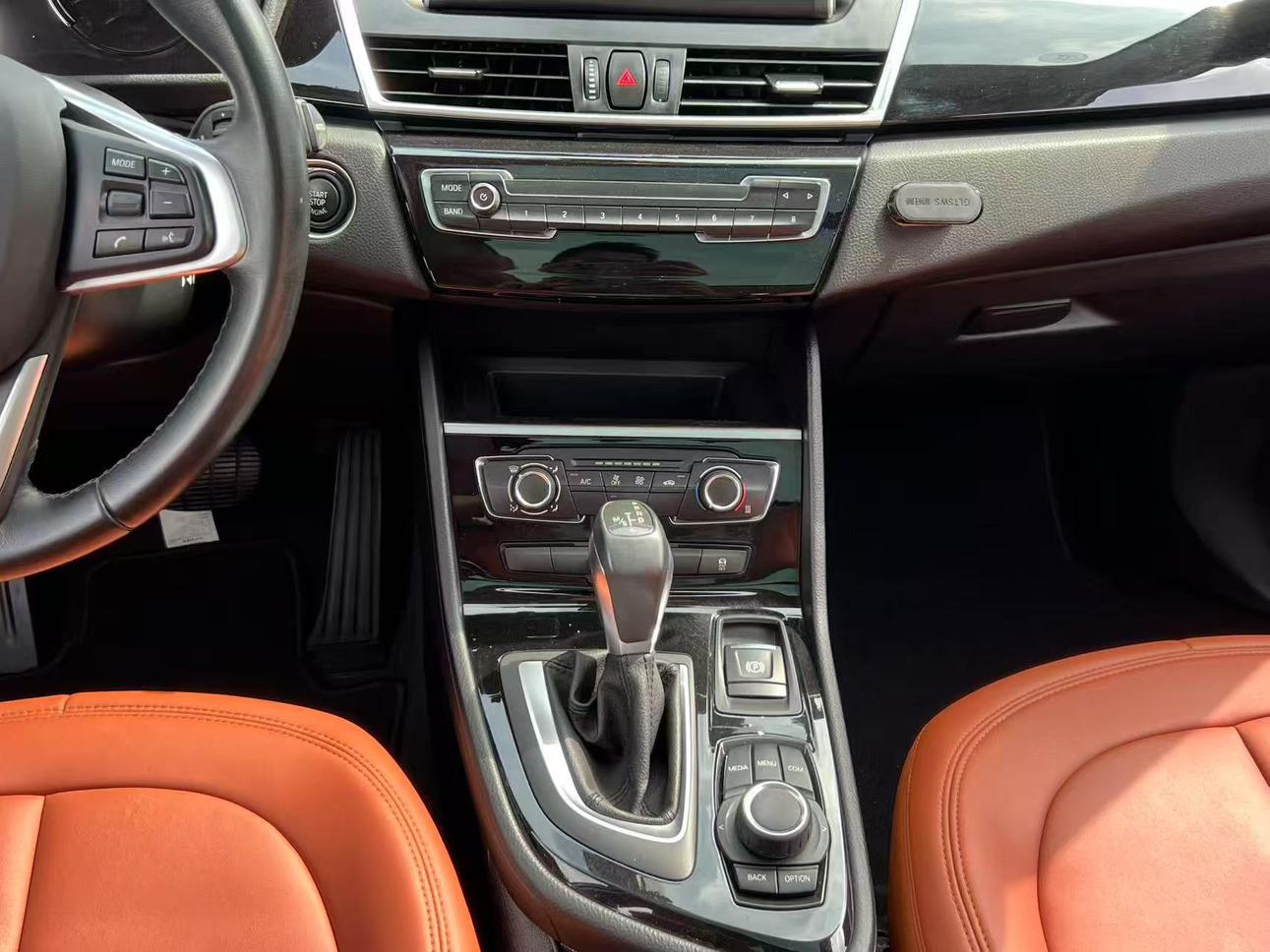 BMW 2 Series Wagon 2019 218i Fashion