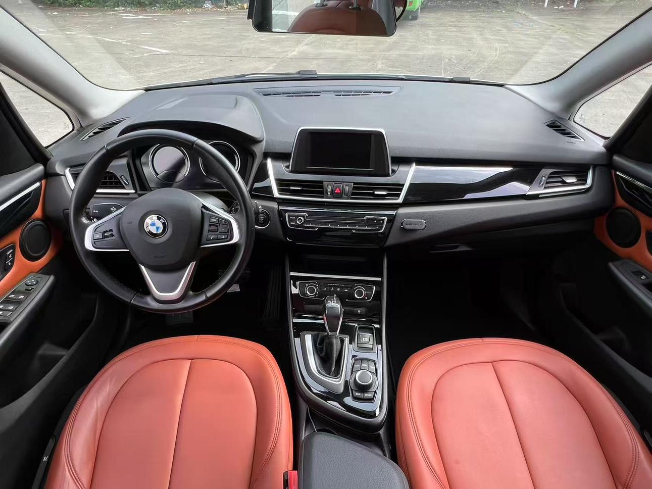 BMW 2 Series Wagon 2019 218i Fashion