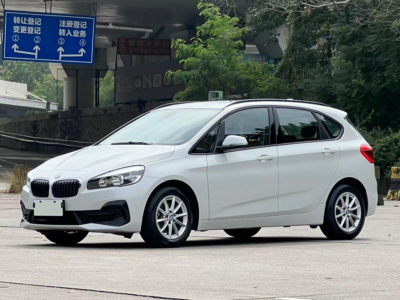 BMW 2 Series Wagon 2019 218i Fashion